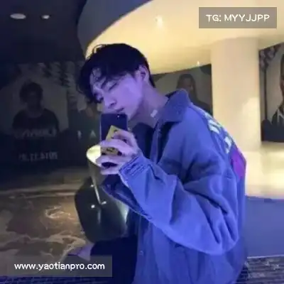 薄香绮